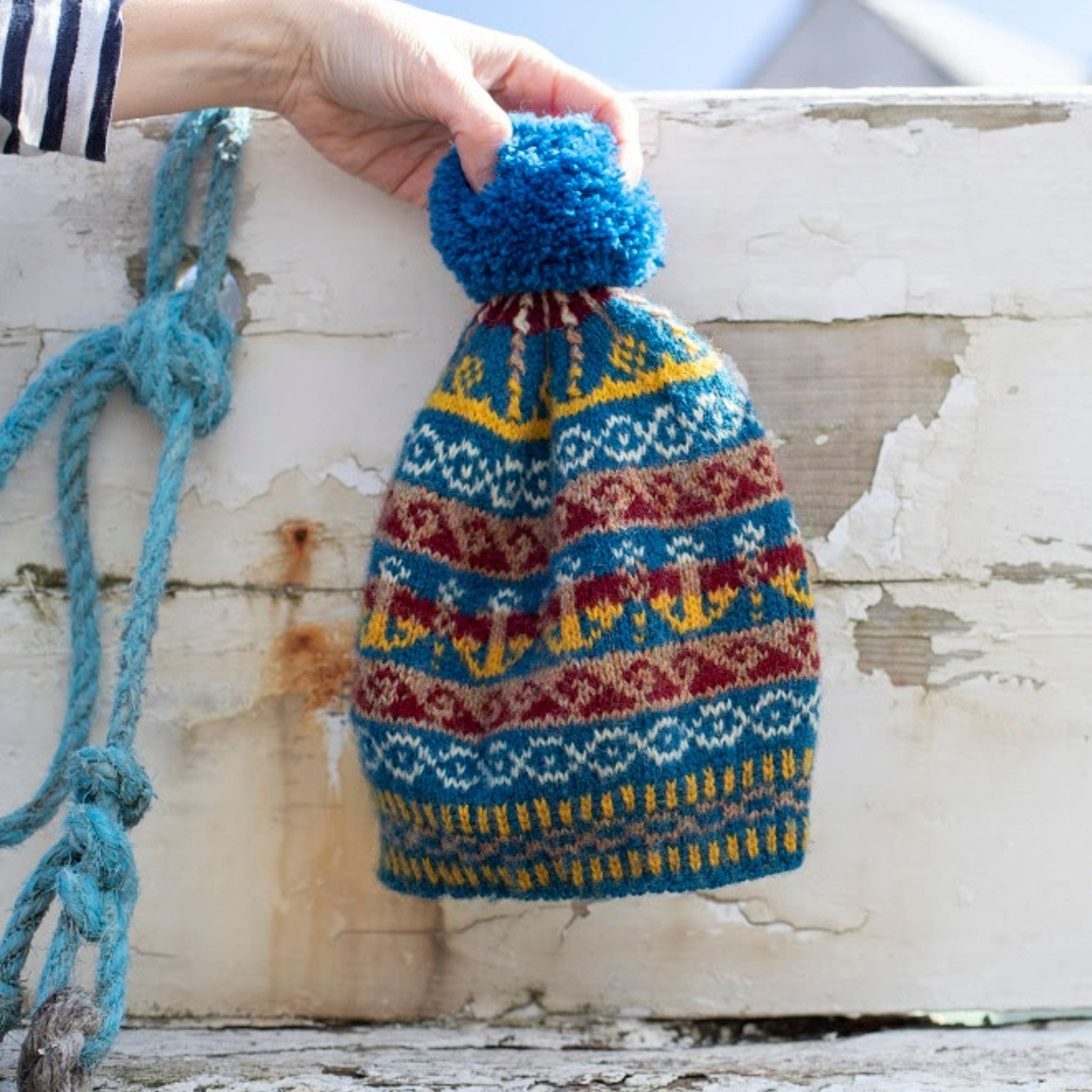 Bonnie Isle Hat Yarn Set in Jamieson Smith by Linda Shearer