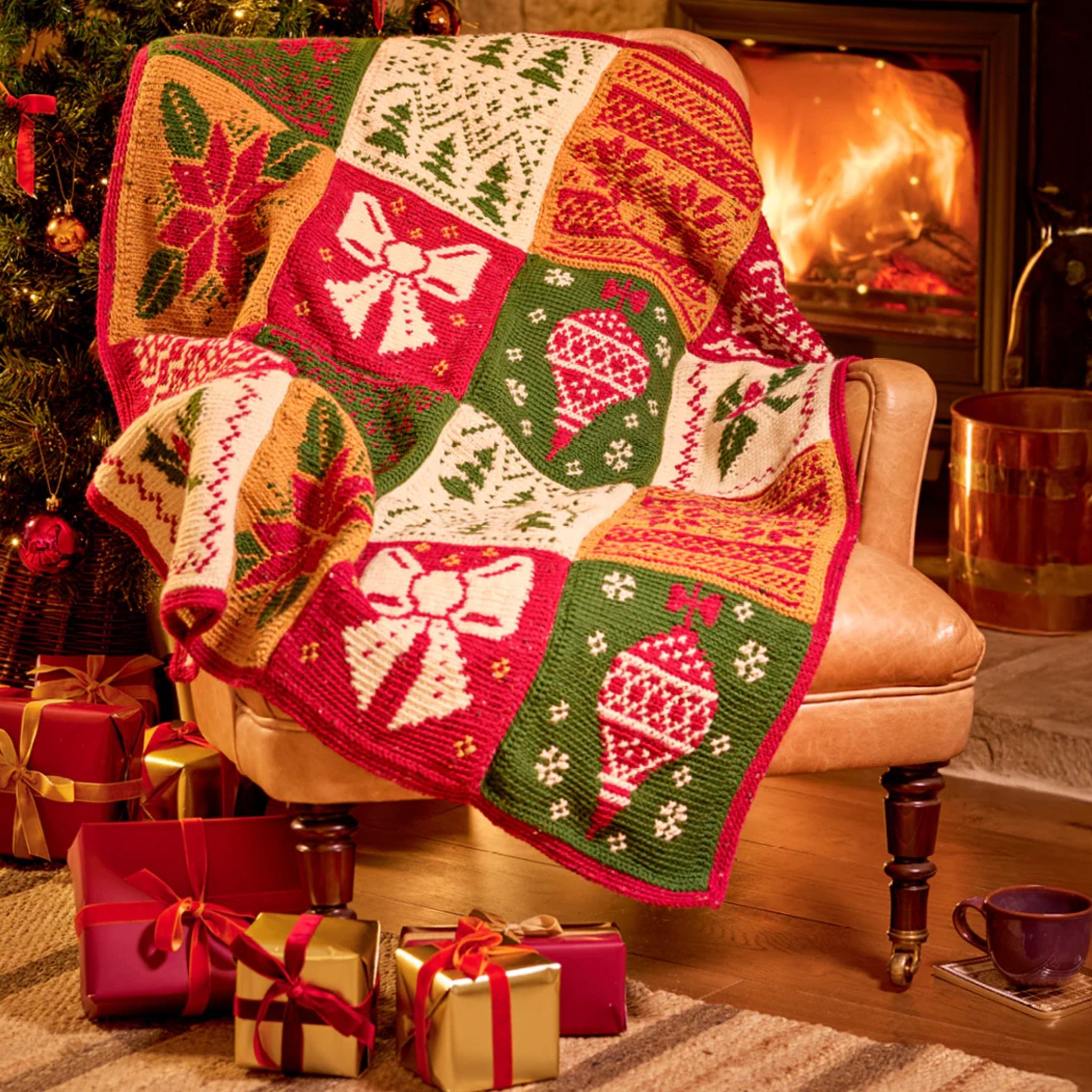 Baubles & Bows Blanket by Anna Nikipirowicz in ColourLab Aran 