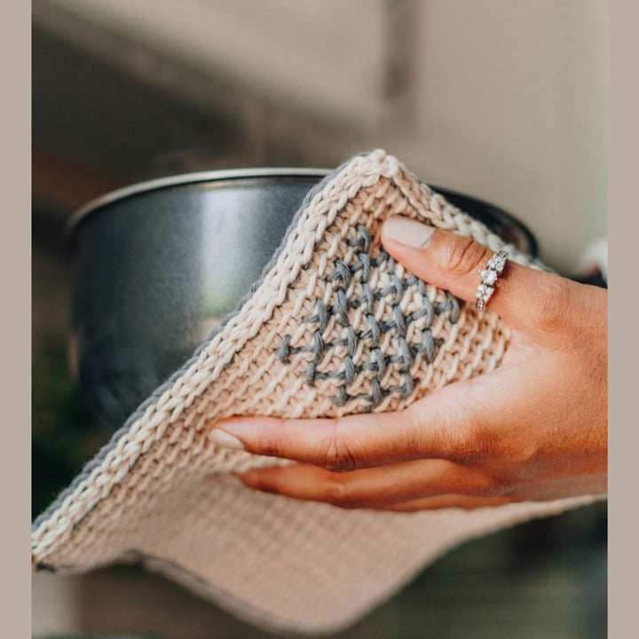The Tunisian Crochet Handbook: A Beginner's Guide by Toni Lipsey