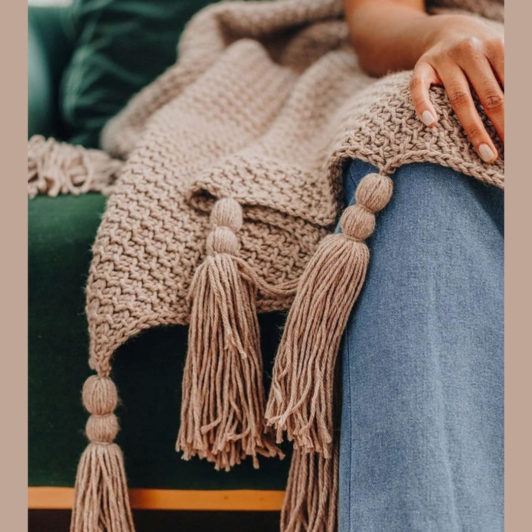 The Tunisian Crochet Handbook: A Beginner's Guide by Toni Lipsey