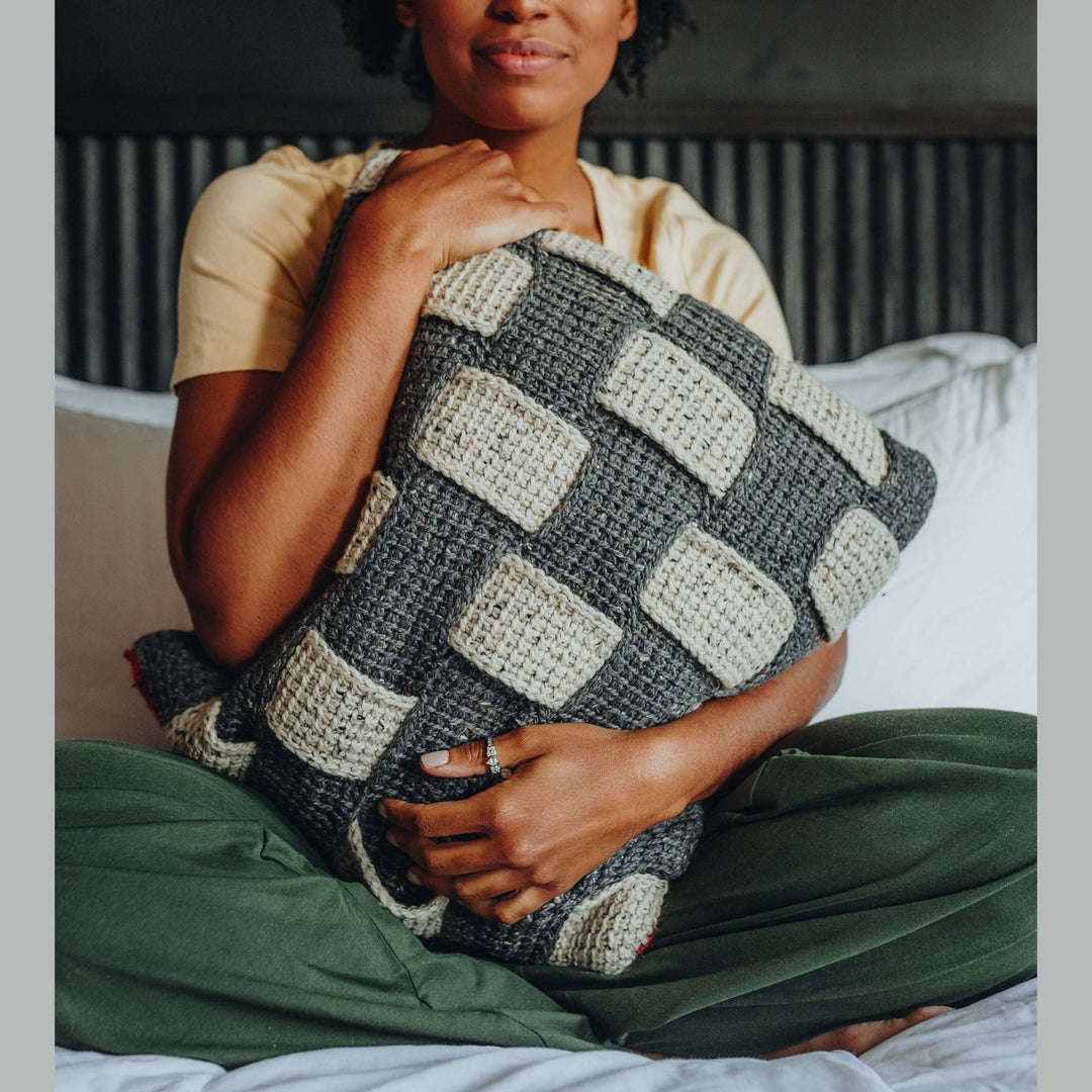 The Tunisian Crochet Handbook: A Beginner's Guide by Toni Lipsey