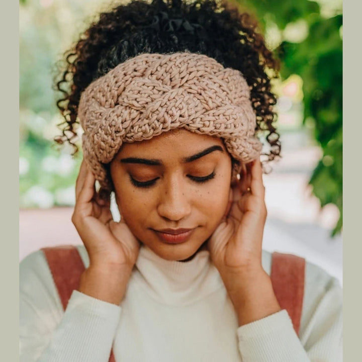 The Tunisian Crochet Handbook: A Beginner's Guide by Toni Lipsey
