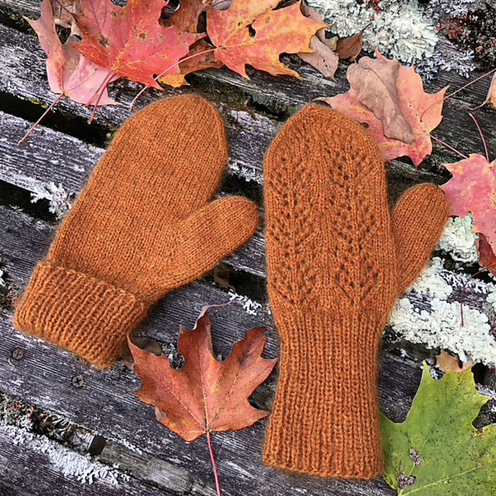 Maple Ridge by Mary O'Shea in Biches & Bûches