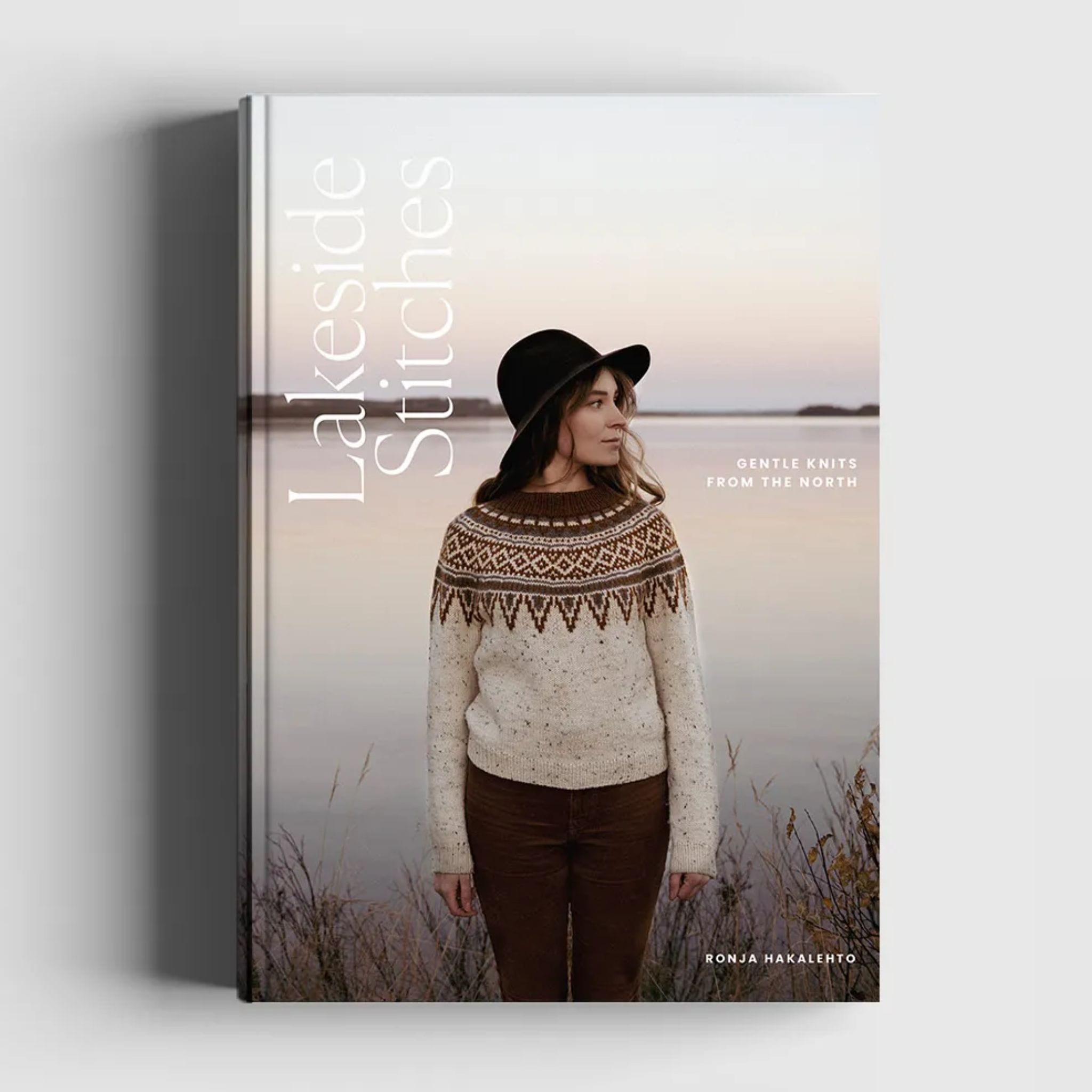 Lakeside Stitches by Ronja Hakalehto – The Woolly Thistle