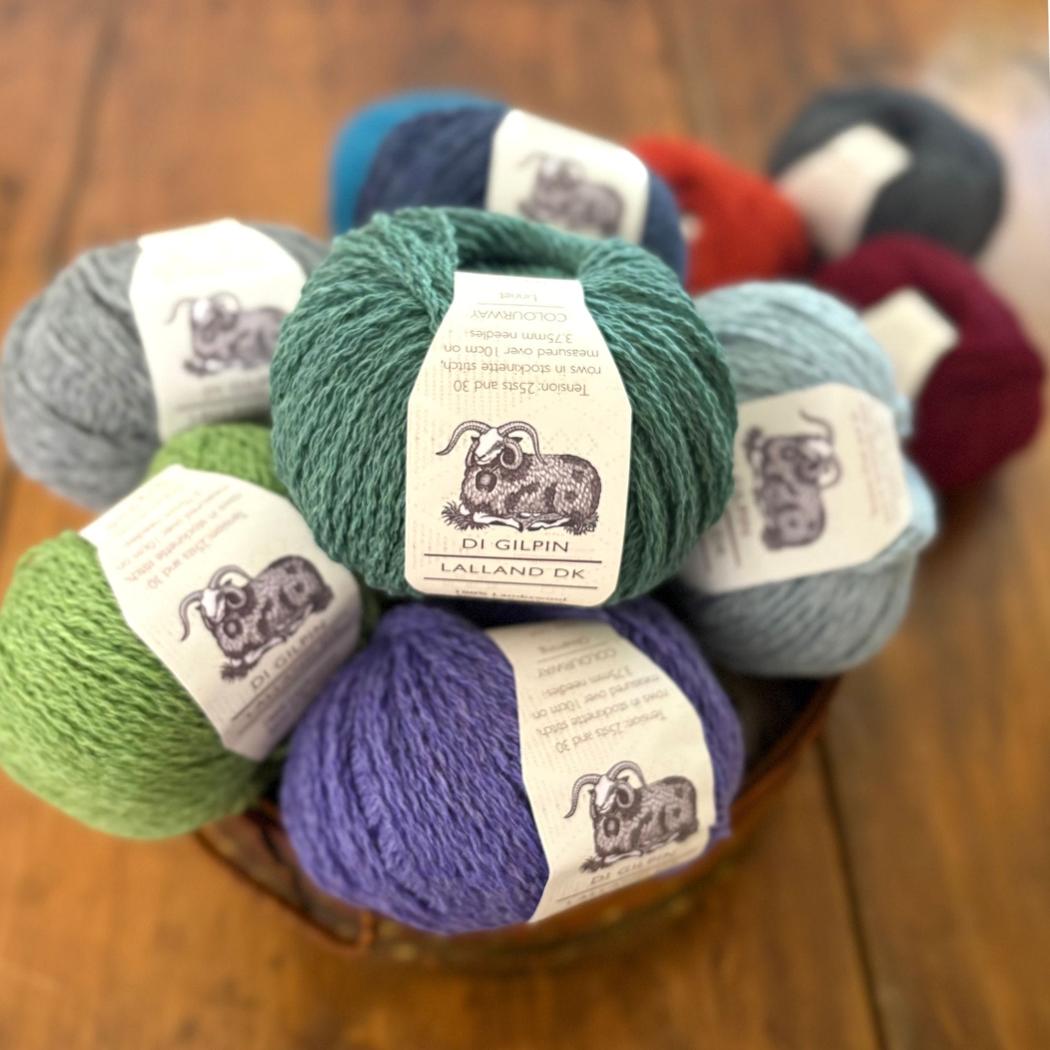 Di Gilpin Lalland DK – The Woolly Thistle