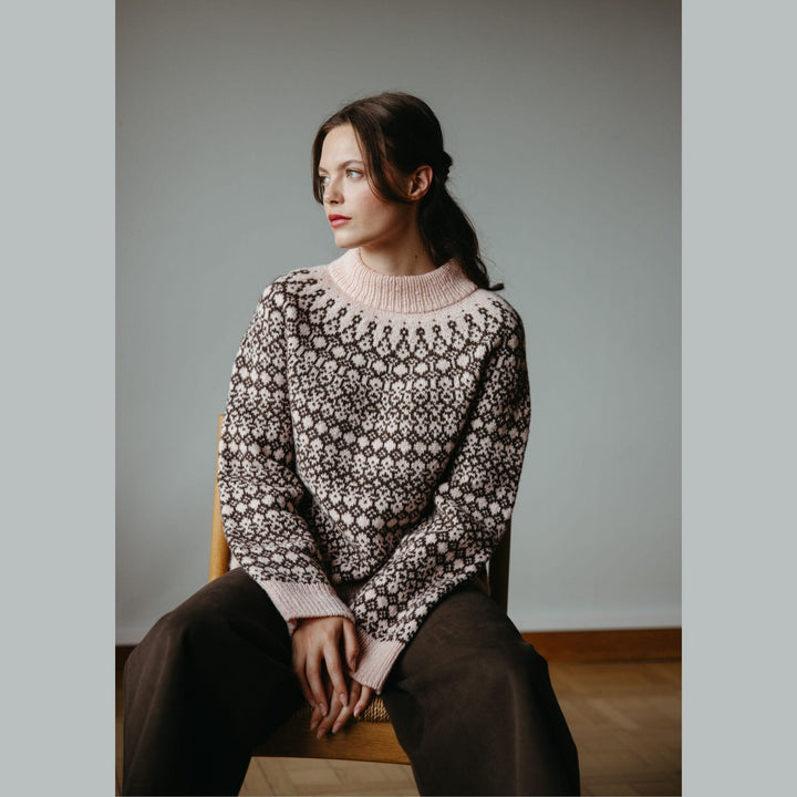 Efterår No 8 Sweater by Anne-Sophie Nørby Velling in Hillesvåg Ask