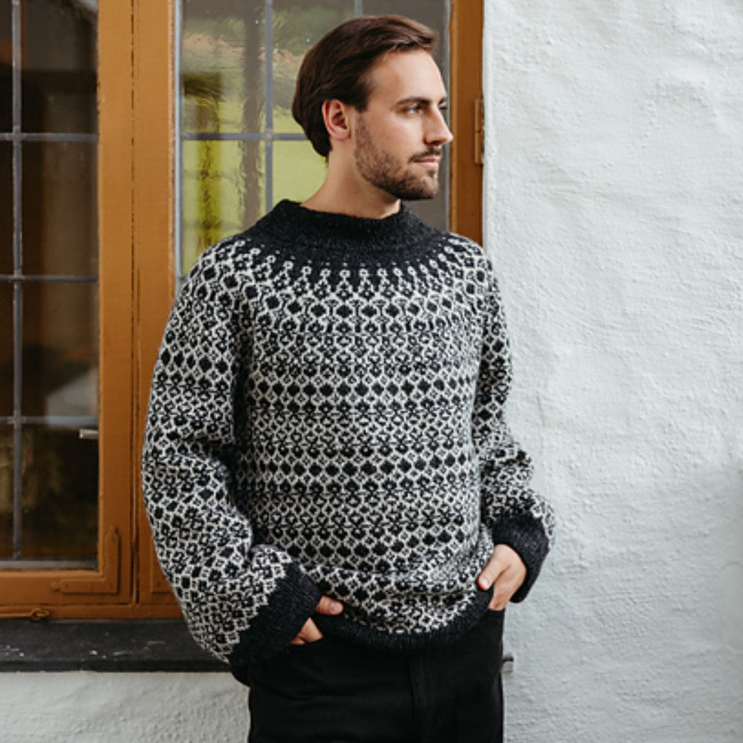 Efterår No 8 Sweater by Anne-Sophie Nørby Velling in Hillesvåg Ask