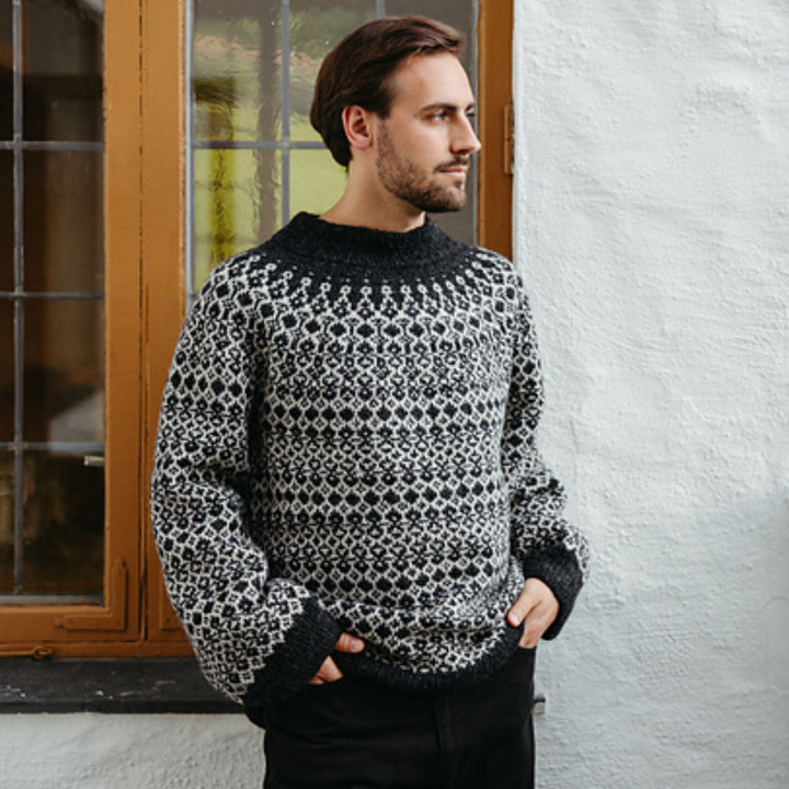 Efterår No 8 Sweater by Anne-Sophie Nørby Velling in Hillesvåg Ask