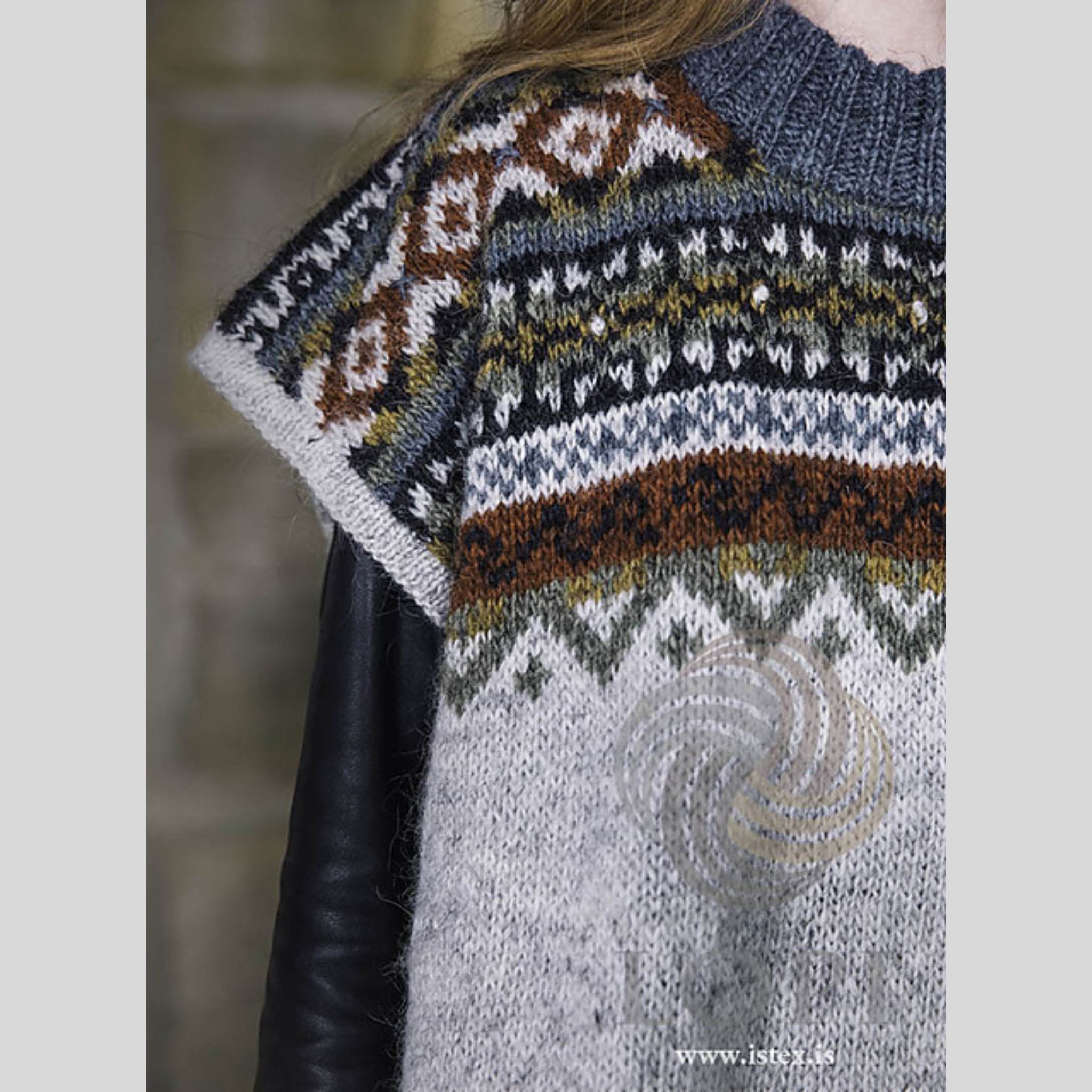Ris Poncho by Védís Jónsdóttir for Ístex in Léttlopi and Einband