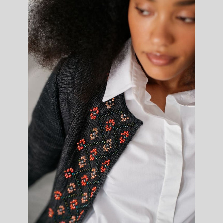 Beaded Colourwork: A Modern Approach to Knitting with Beads by Jeanette Sloan