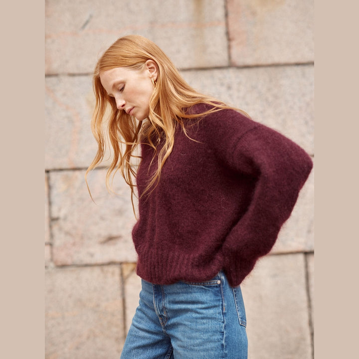 Nordic Chic: Knitting a Modern Wardrobe by Leeni Hoimela