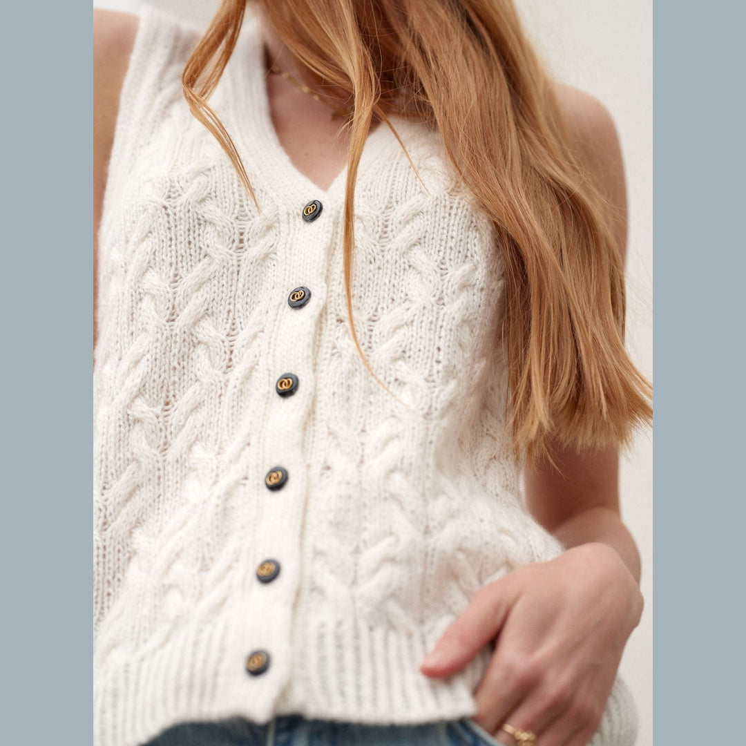 Nordic Chic: Knitting a Modern Wardrobe by Leeni Hoimela