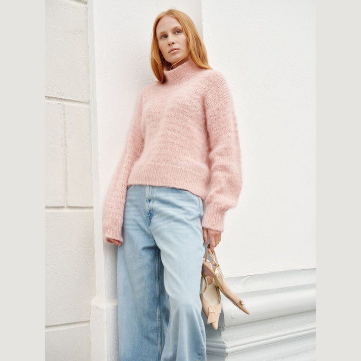 Nordic Chic: Knitting a Modern Wardrobe by Leeni Hoimela