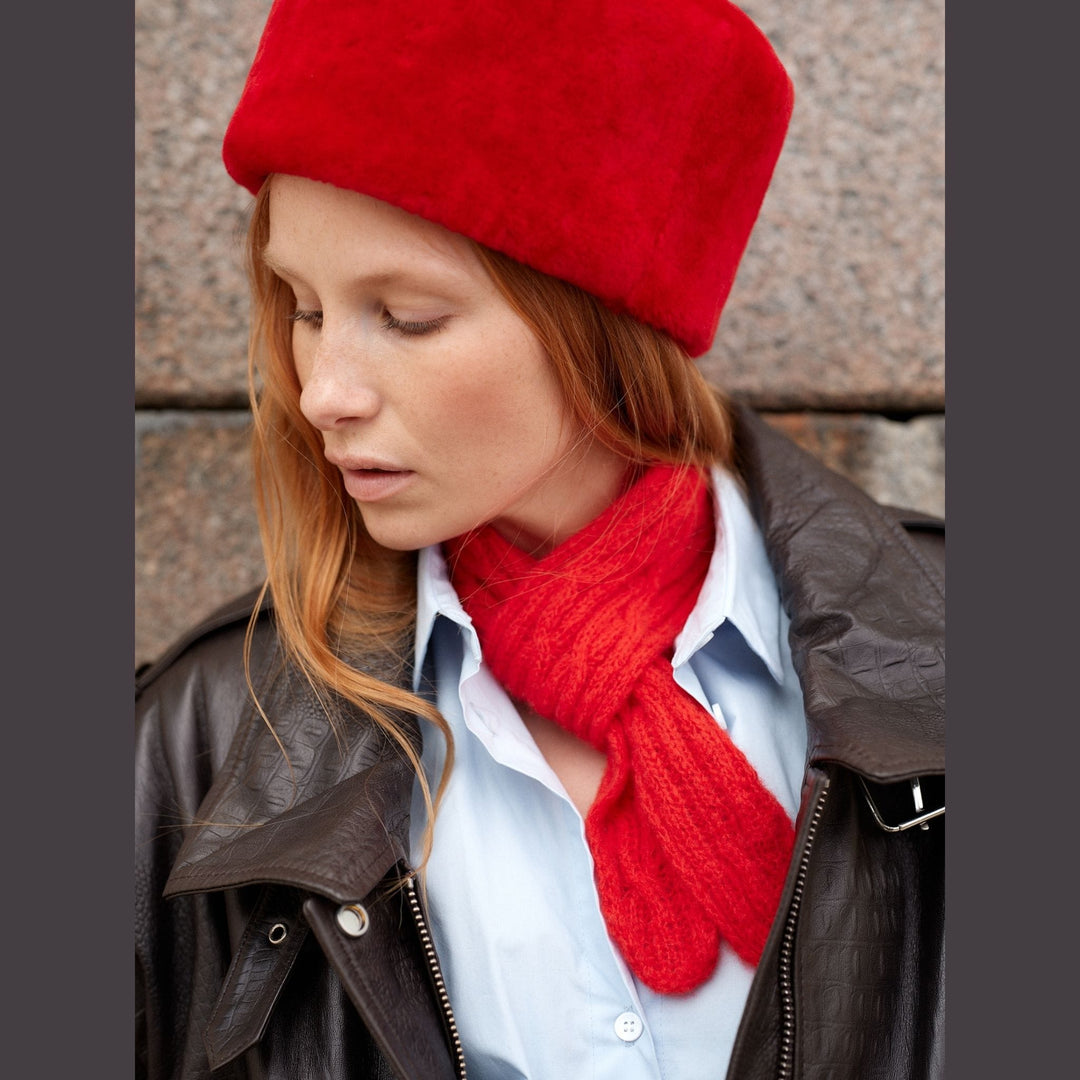 Nordic Chic: Knitting a Modern Wardrobe by Leeni Hoimela