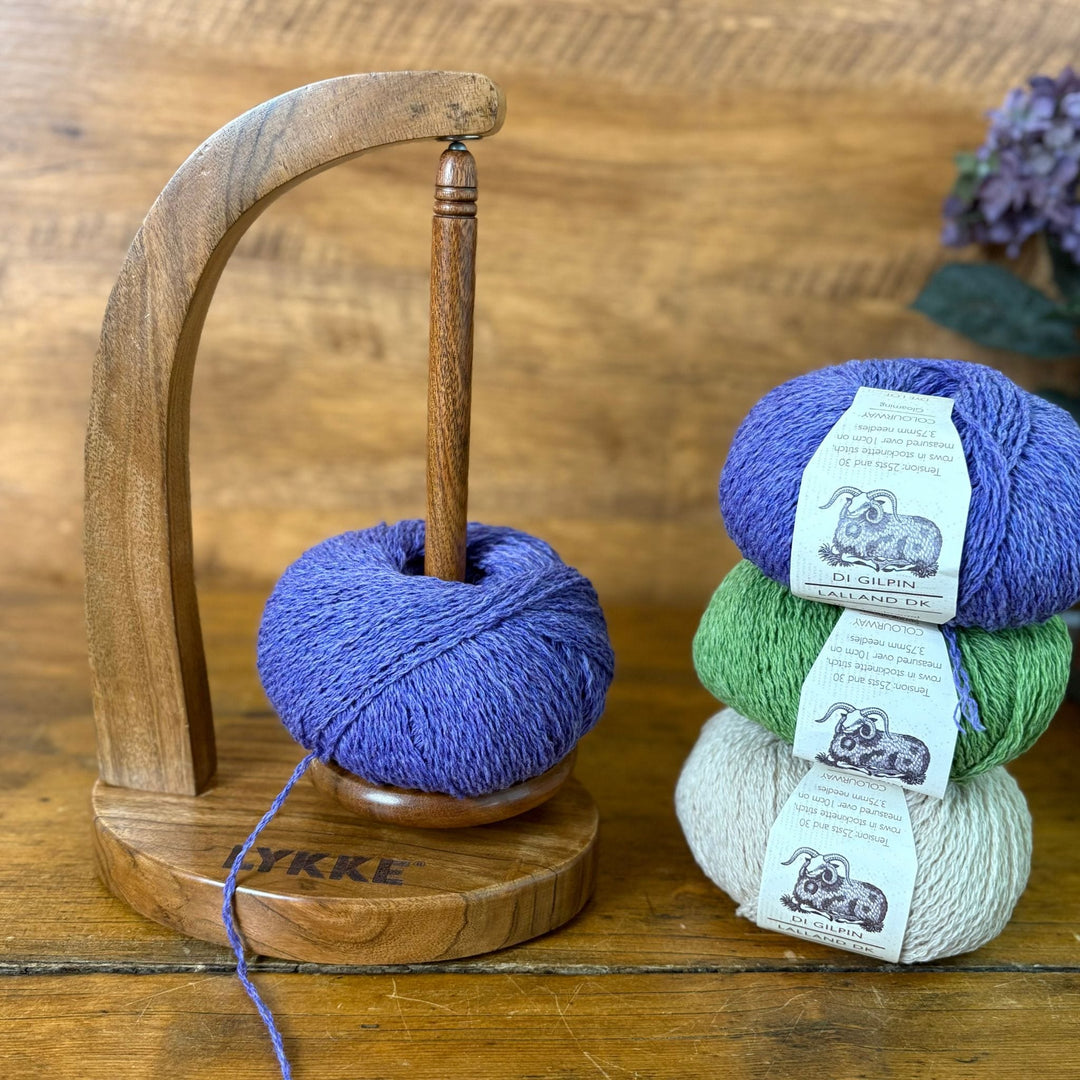 Lykke Pendel - Acacia Wood Yarn Concierge