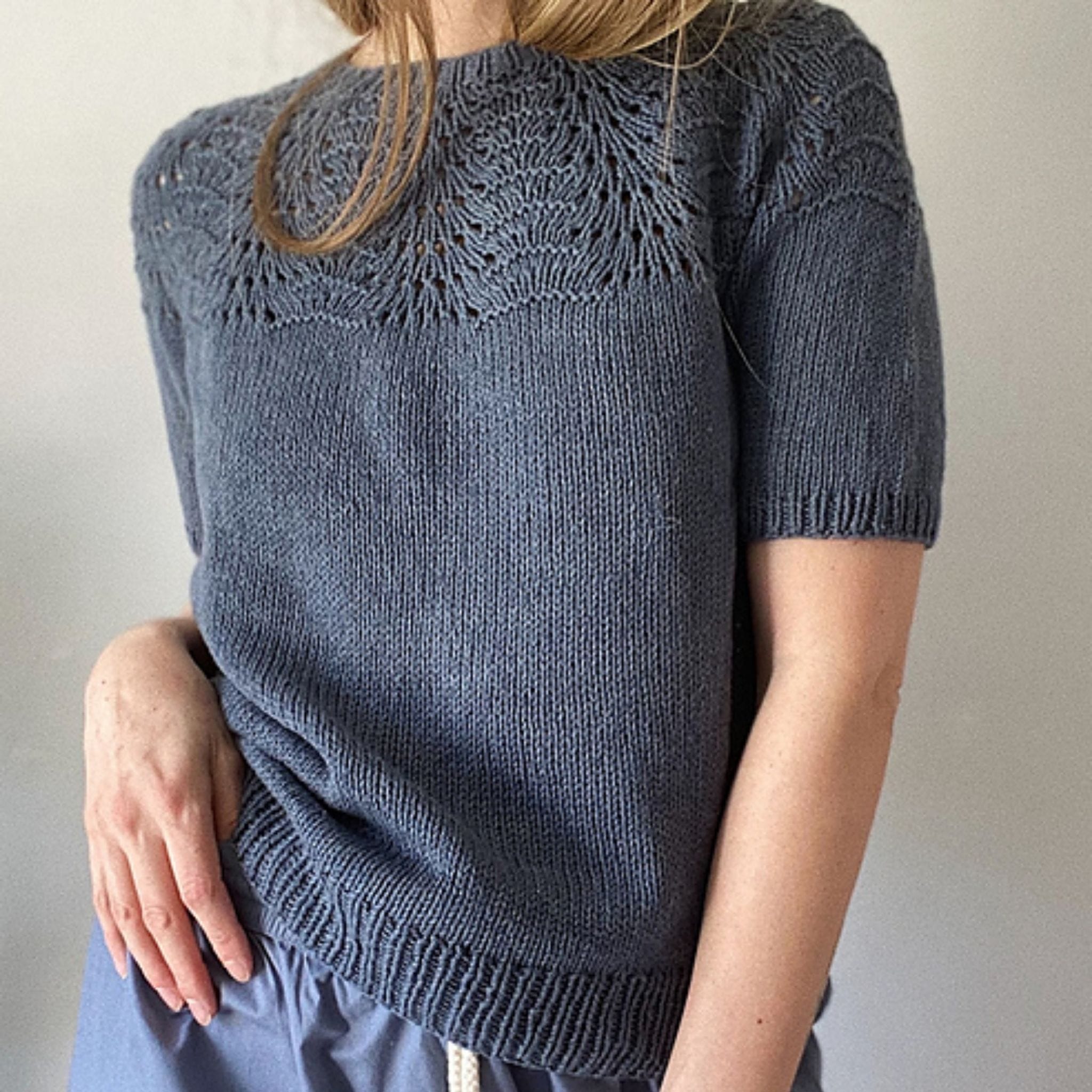 Peacock Tee by LE KNIT in Sandnes Garn Line – The Woolly Thistle