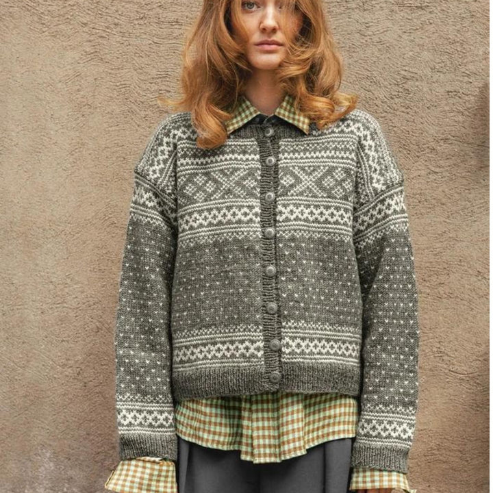 Setesdal Cardigan Ladies in Sandnes Garn Peer Gynt