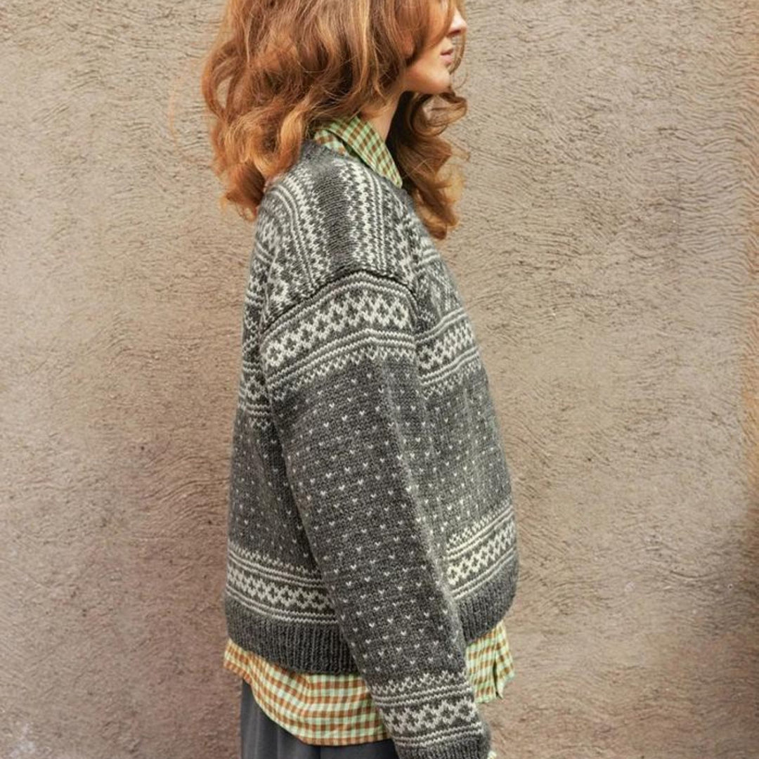 Setesdal Cardigan Ladies in Sandnes Garn Peer Gynt