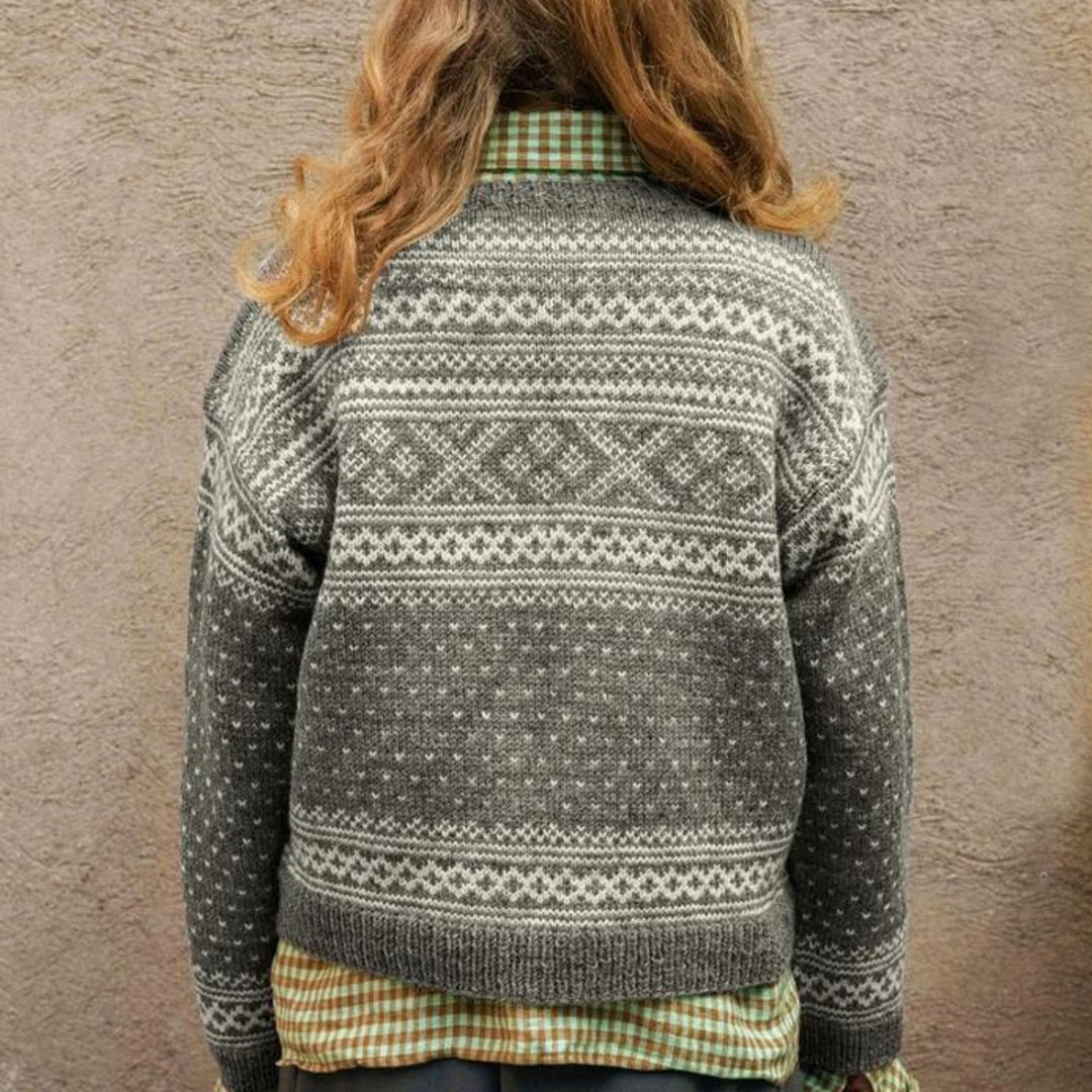 Setesdal Cardigan Ladies in Sandnes Garn Peer Gynt