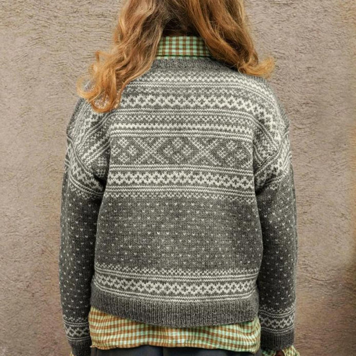 Setesdal Cardigan Ladies in Sandnes Garn Peer Gynt