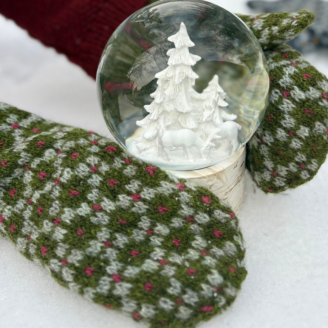 Findhorn Mittens Kit by Corinne Tomlinson in Rauma Finullgarn