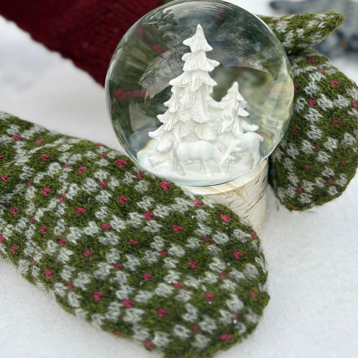 Findhorn Mittens Kit by Corinne Tomlinson in Rauma Finullgarn