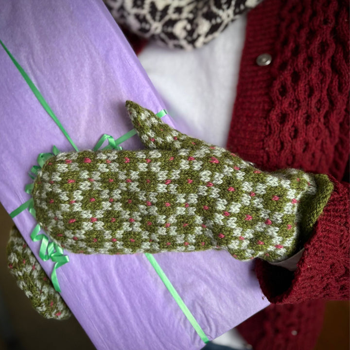 Findhorn Mittens Kit by Corinne Tomlinson in Rauma Finullgarn