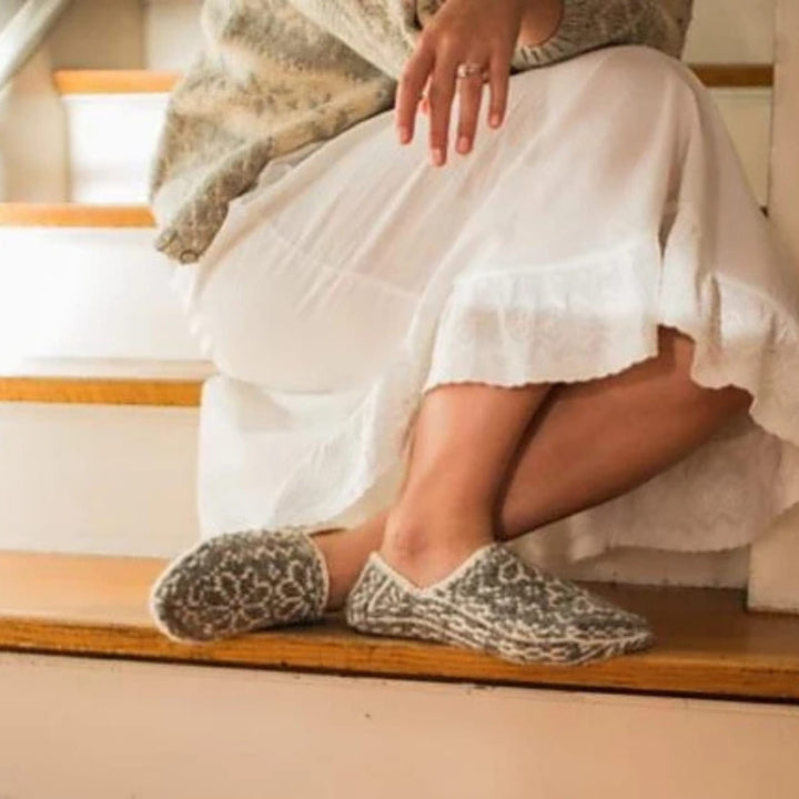 Ingeborg Slippers by Kristin Drysdale in Strikkegarn