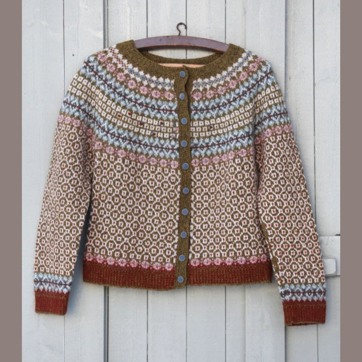 Othilie Cardigan by Kristin Wiola Ødegård in Finullgarn
