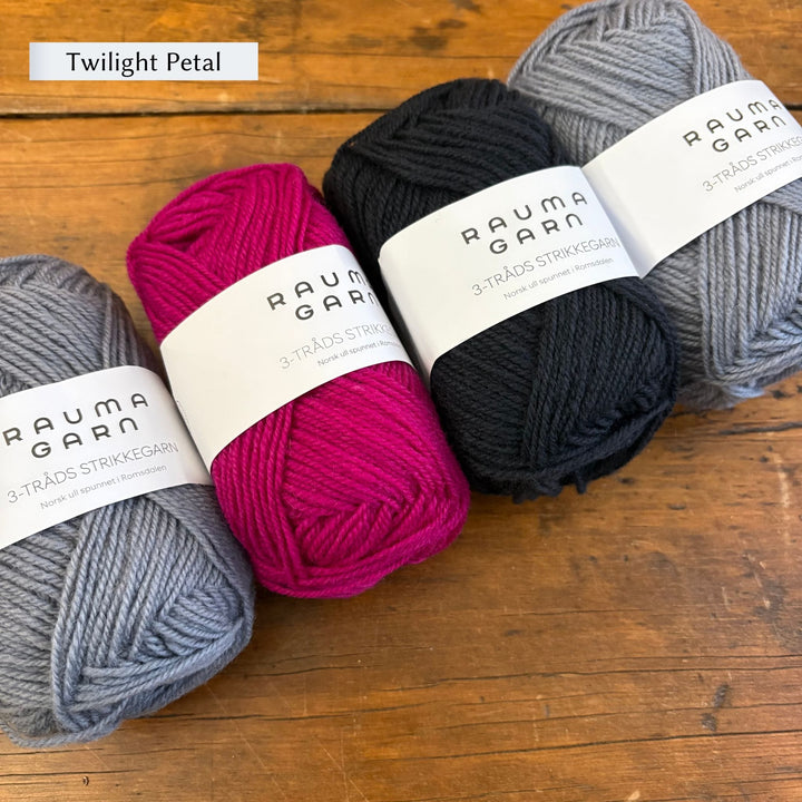 Tórshavn Mittens by Norman Schwarze in Strikkegarn