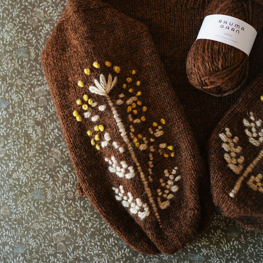 Yarrow by Melody Hoffman in Rauma Vams