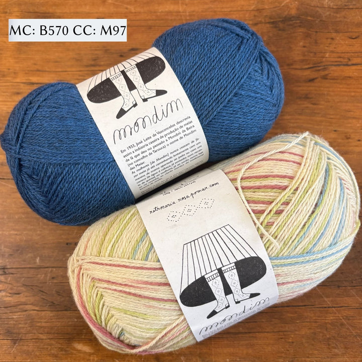 Nana's Favorite Socks by Mary O'Shea in Mondim