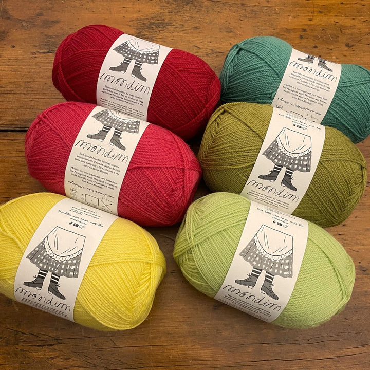 Retrosaria Mondim Fingering Weight Yarn