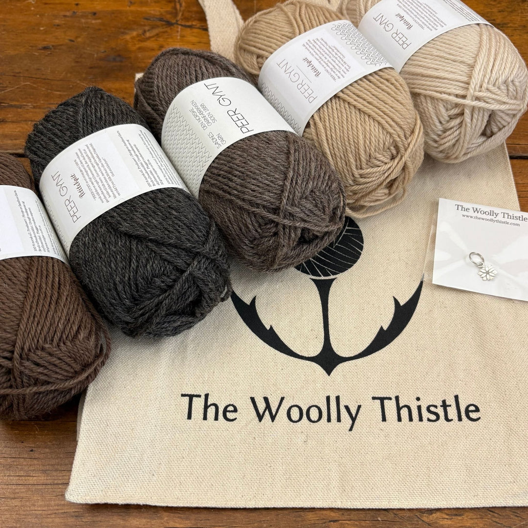 Celeste Mittens by PetiteKnit in Sandnes Garn Peer Gynt