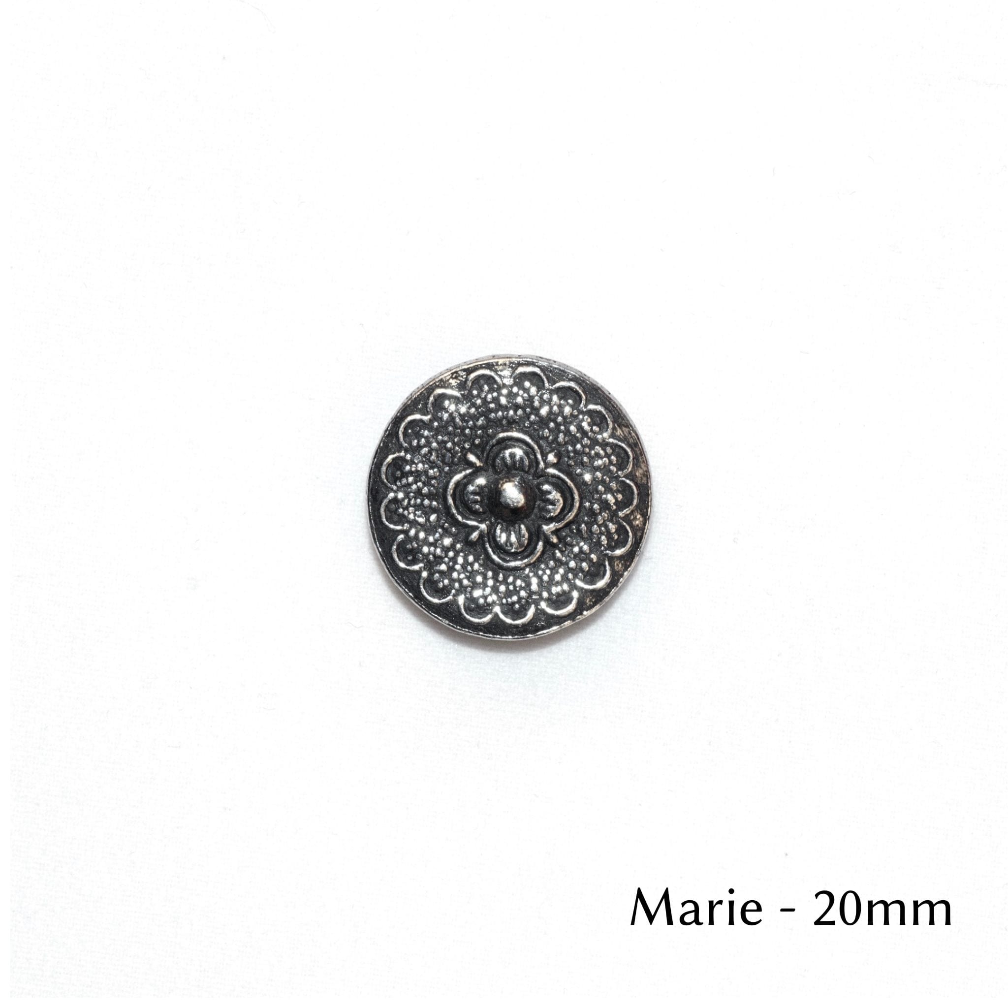 ON BUTTON DOWN/ノルウェーの森 Norwegian Pewter Buttons - Pack of 3 – The Woolly Thistle