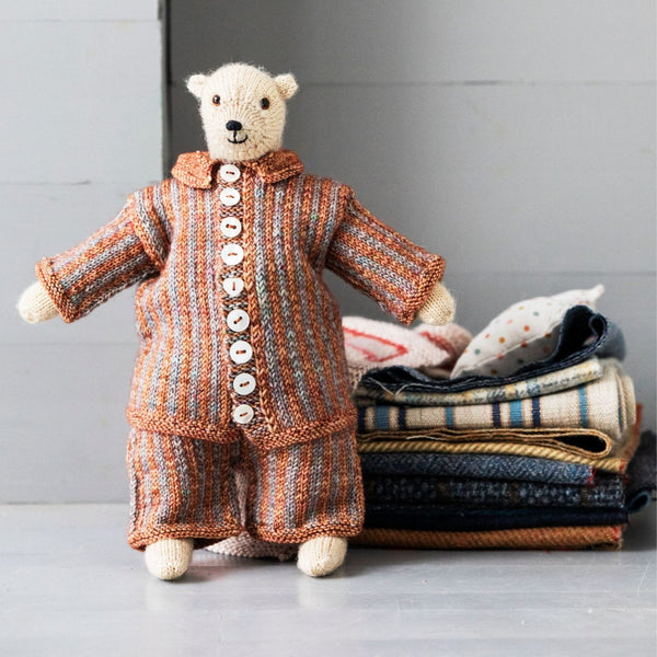 Mouche & Friends: Mouche the Bear Yarn Set – The Woolly Thistle