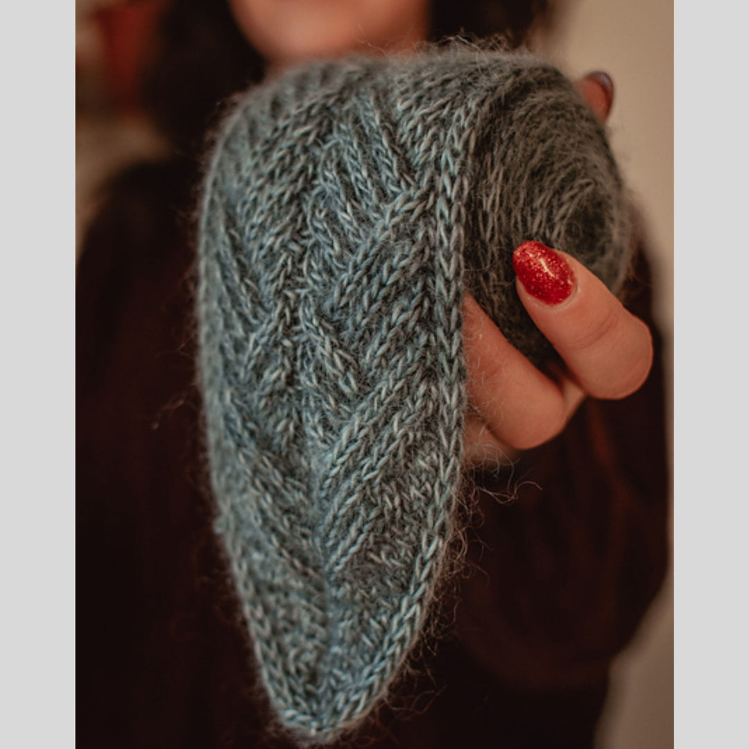 Distance Scarf by Olga Putano Designs in Tukuwool Cashmere Silk 4ply