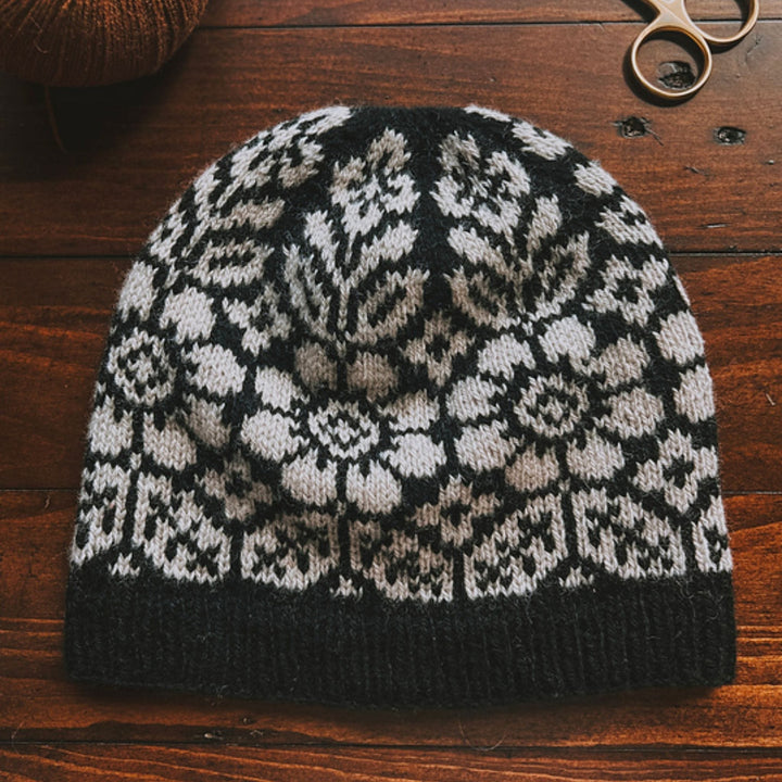 Alpine Bloom Hat by Caitlin Hunter in Cautiva