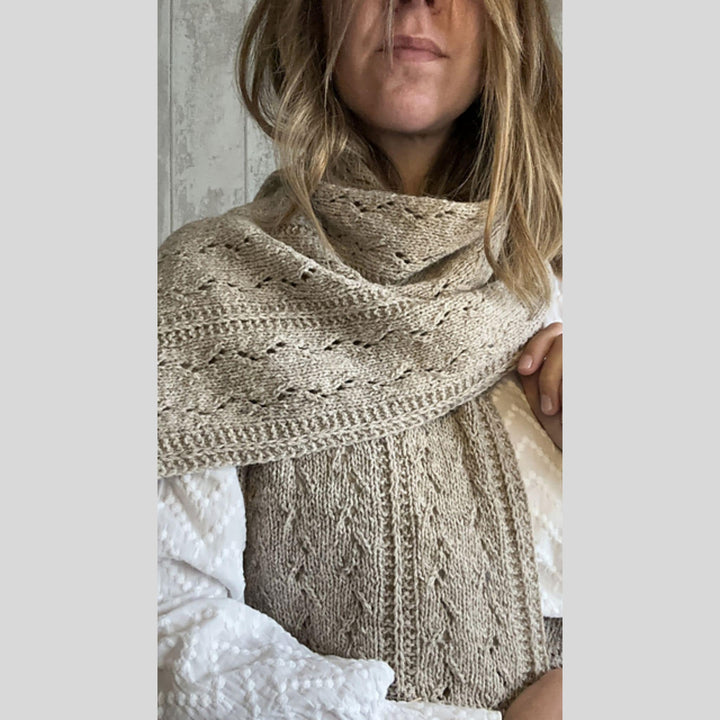 Estola Poniente by Arantxa Casado in Saona