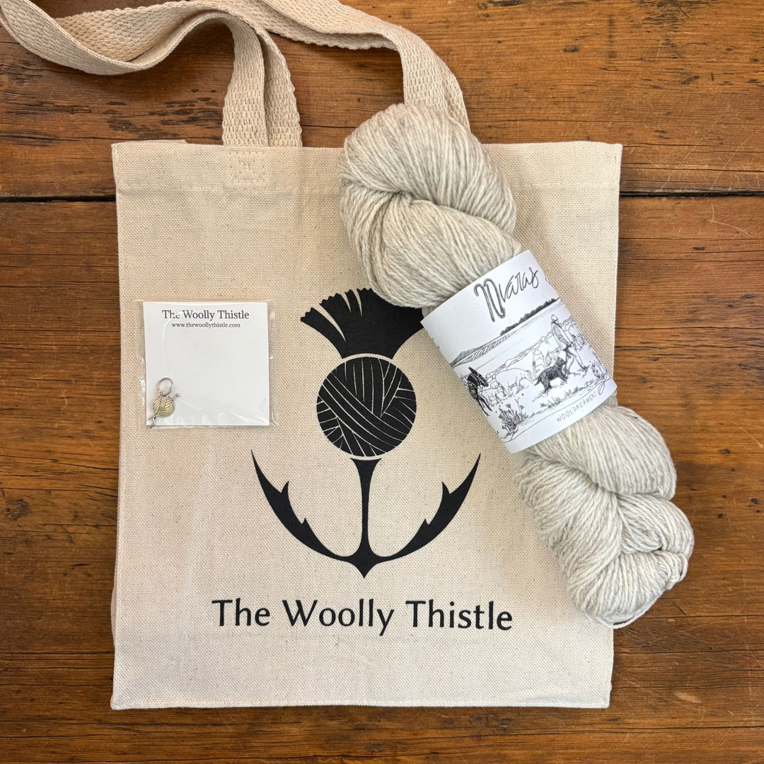 ROS Kerchief by Alicia Plummer in WoolDreamers 90 Varas