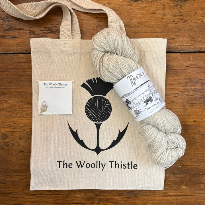 ROS Kerchief by Alicia Plummer in WoolDreamers 90 Varas