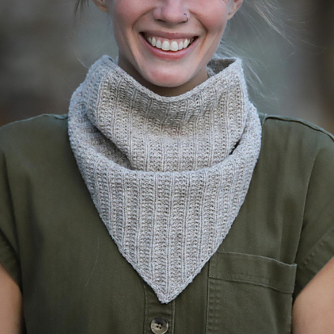 ROS Kerchief by Alicia Plummer in WoolDreamers 90 Varas