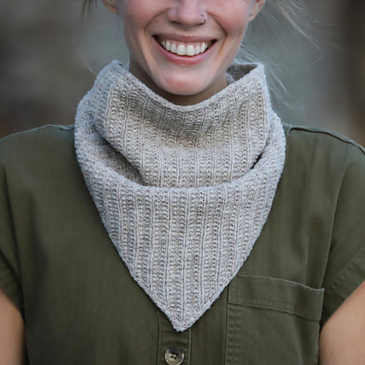 ROS Kerchief by Alicia Plummer in WoolDreamers 90 Varas