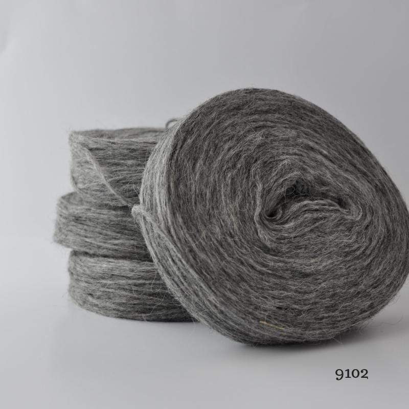 Plötulopi Unspun Wool in Gray Heather - 9102
