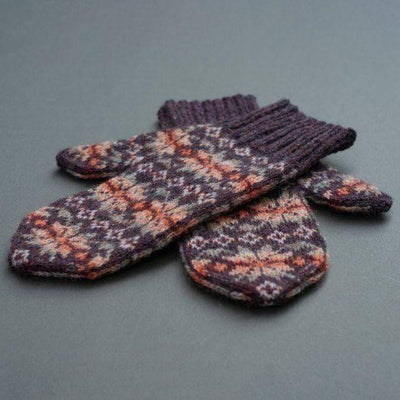 Close up of the mittens.