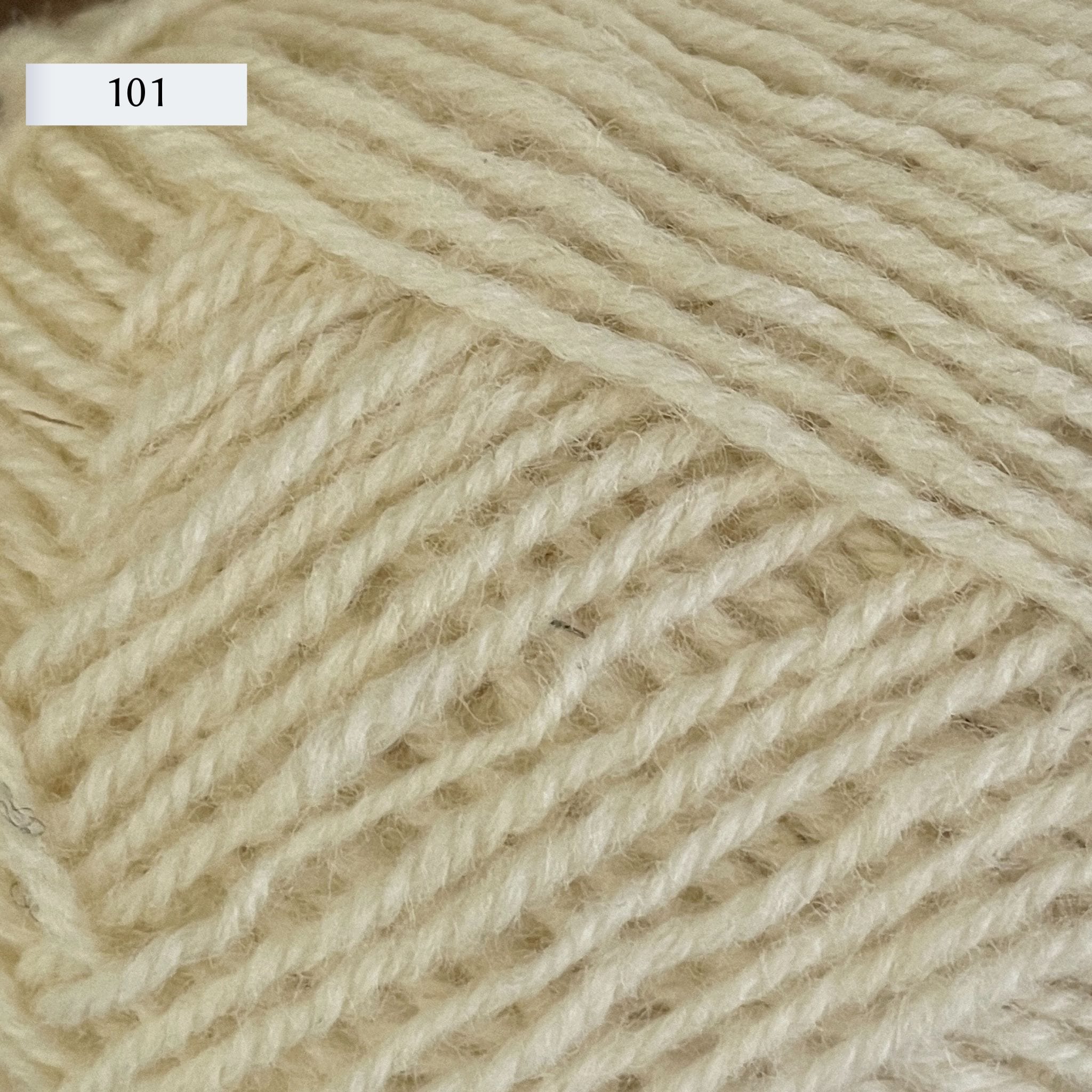Rauma Strikkegarn, DK weight yarn, in color 101, natural