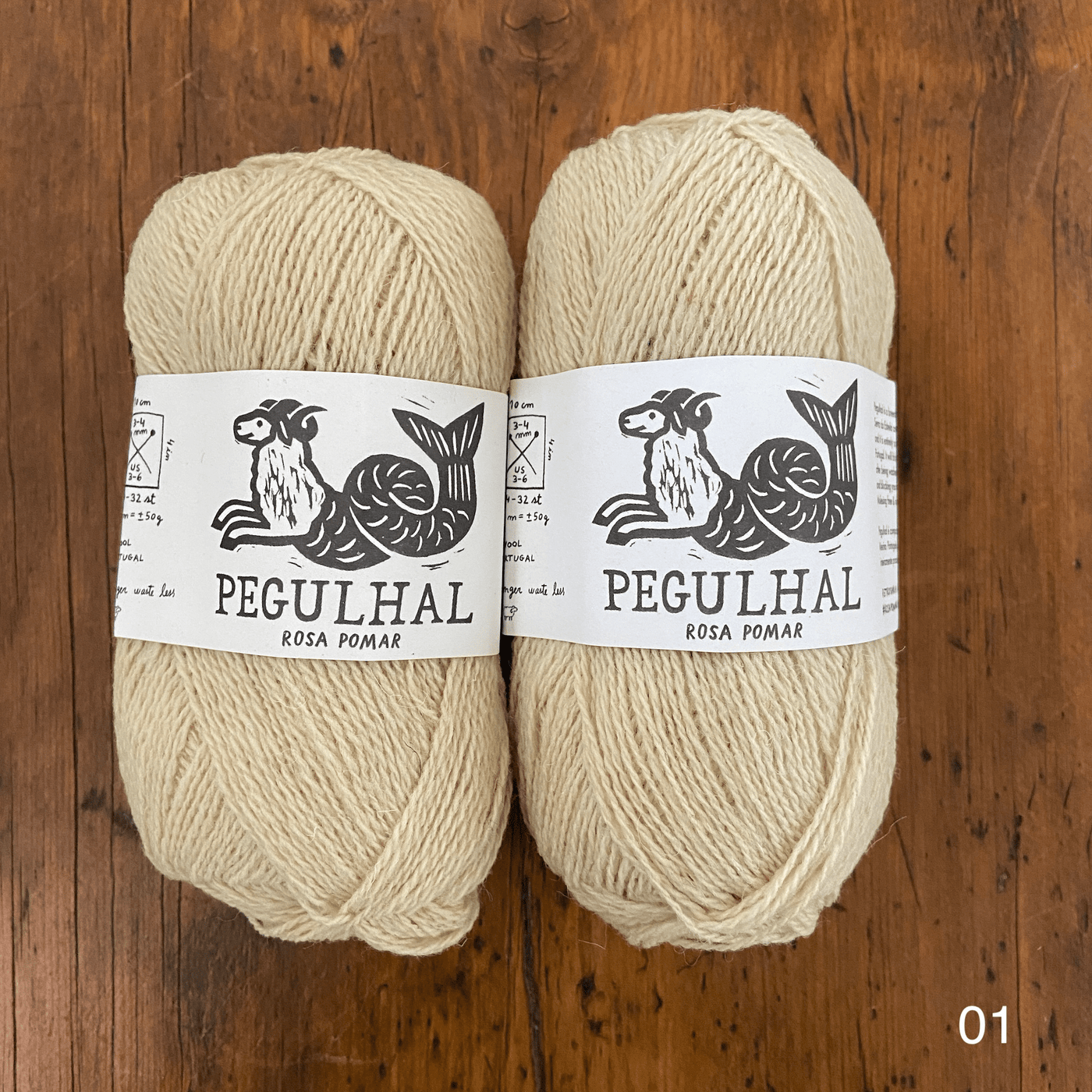 The Woolly Thistle's Retrosaria Pegulhal Fingering Weight Yarn in 01 (cream)